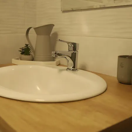 Alomvoelgy Piheno Perocseny