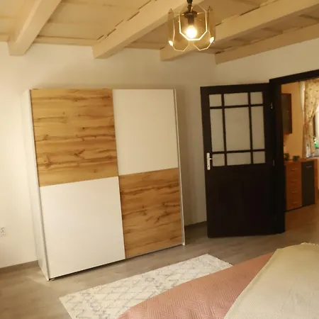 Guest house Alomvoelgy Piheno Perocseny