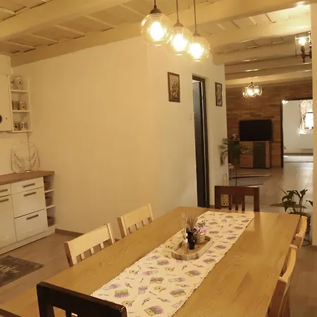 Alomvoelgy Piheno Konukevi 3*