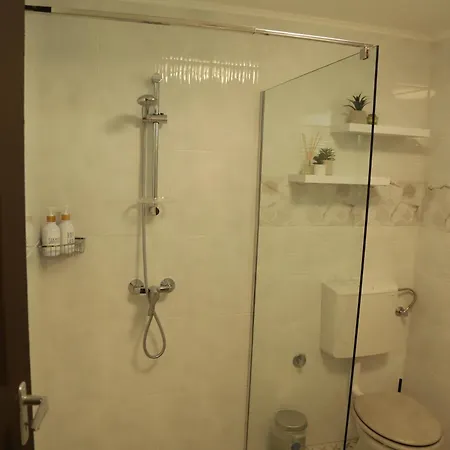 Alomvoelgy Piheno Konukevi 3*